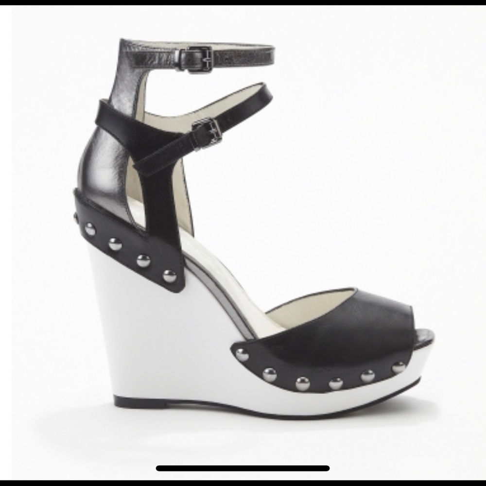 Kenneth Cole Metallic Double Stapped Wedge SZ 9M